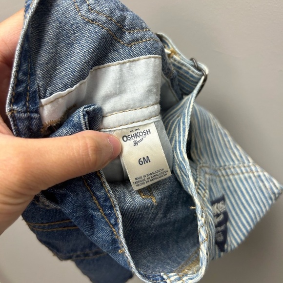 Oshkosh B’gosh Vestbak Short Overalls - Picture 4 of 4